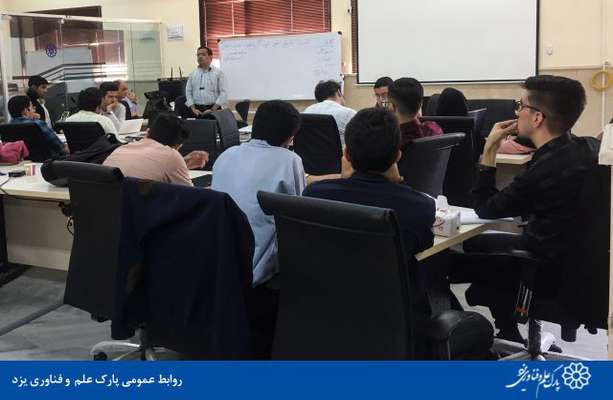 گزارش تصویری اختتامیه کارگاه ایده پردازی تا نوآوری در محل دانشگاه یزد