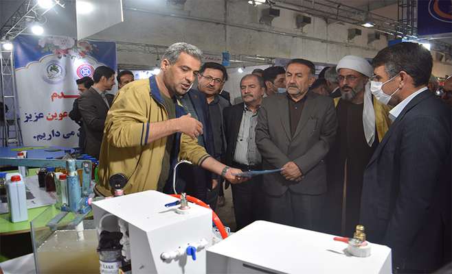 رییس پارک علم و فناوری کردستان در آیین افتتاحیه نمایشگاه معرفی توانمندی های صنایع کوچک کردستان عنوان کرد: کمک به ارتقای زیست‌بوم فناوری و نوآوری در استان کردستان اولویت اصلی در پارک علم و فناوری است