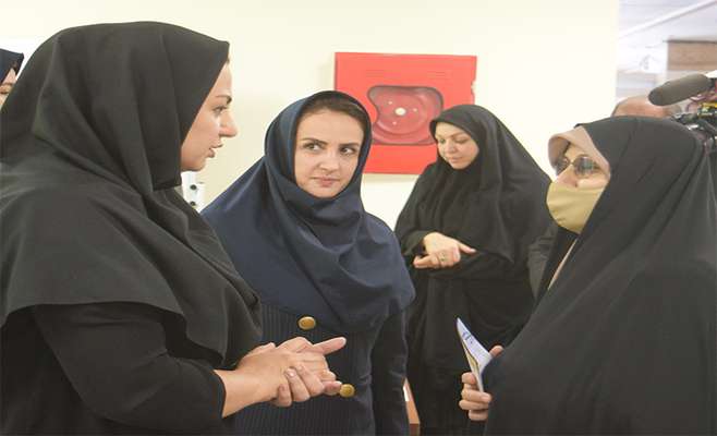 بازدید معاون امور زنان و خانواده دولت سیزدهم از پارک علم و فناوری کردستان