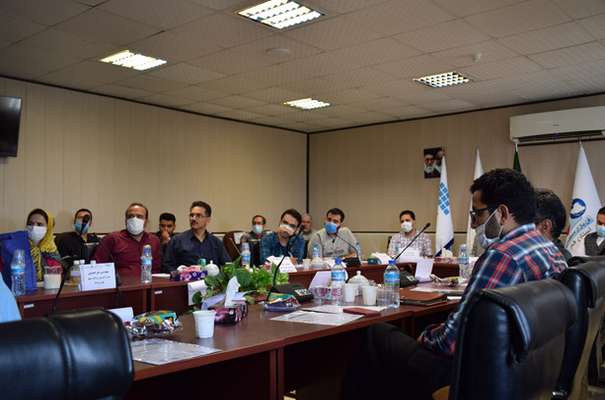 اولین رویداد ارائه طرح های سرمایه گذاری فناورانه صنایع شیمیایی استان با معرفی برگزیدگان برگزار شد.