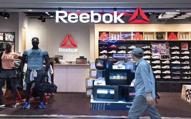 گروه برندهای معتبر(Authentic Brands)، Reebok را به قیمت ۲.۵ میلیارد دلار خریداری می کند.
