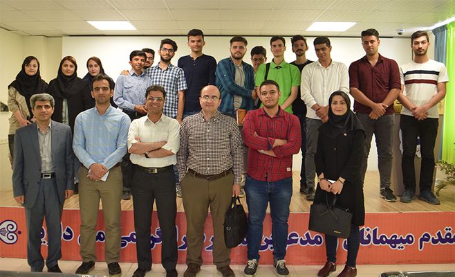 بازدید جمعی از دانشجویان رشته نرم افزار دانشگاه آزاد اسلامی واحد سنندج از پارک علم و فناوری کردستان